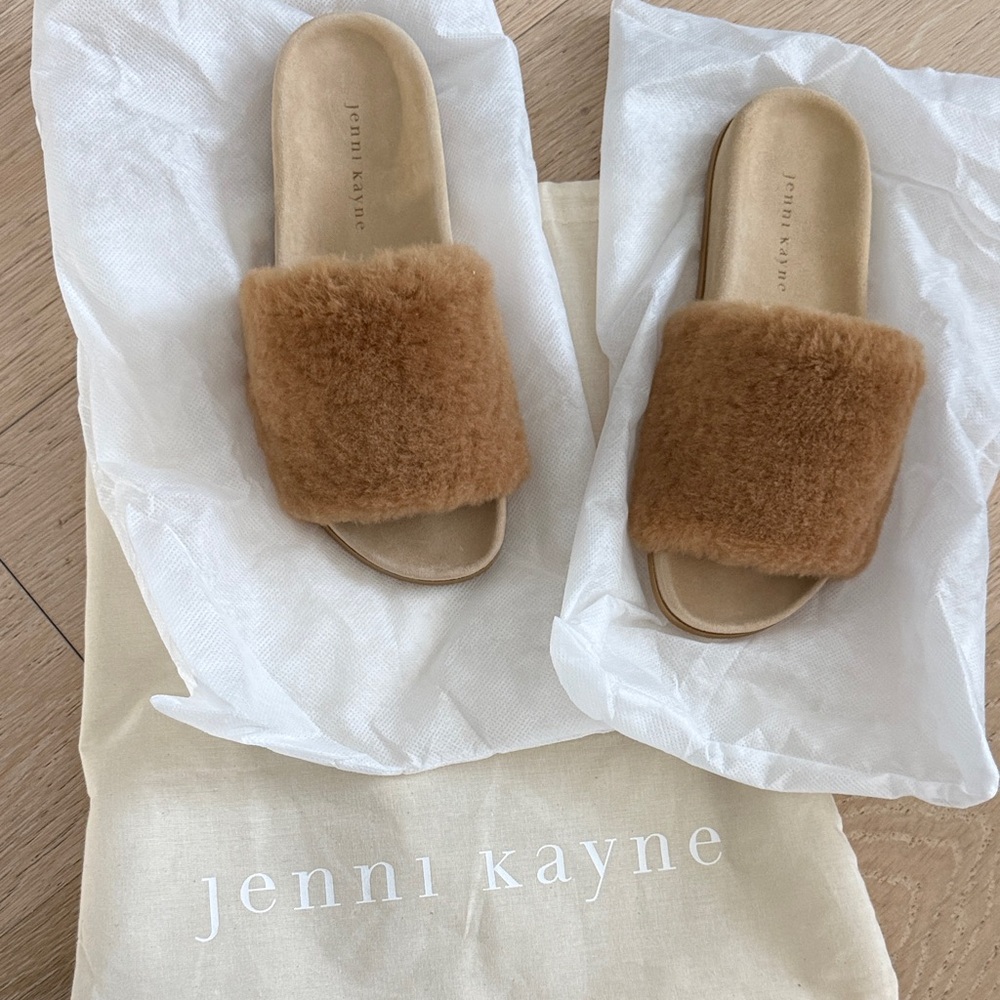 New Jenni Kayne Tan Fur Slides size 38